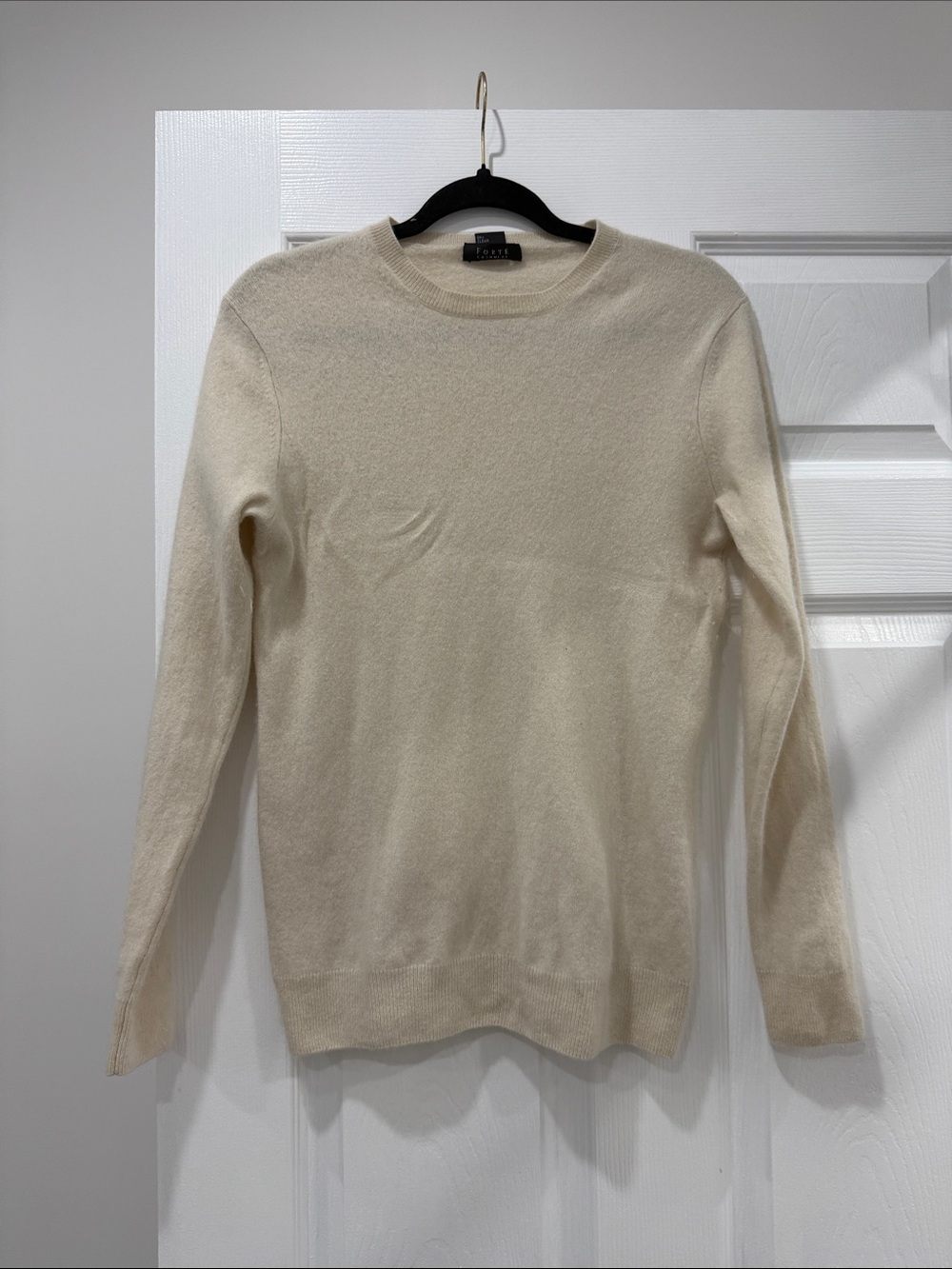 COS Men's Light Cream Crewneck Cashmere Blend Sweater. Runs small, can fit S.